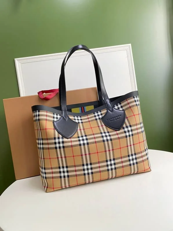 Best-selling designer bags 2025Burberry Giant Reversible Tote in Vintage Check- Black