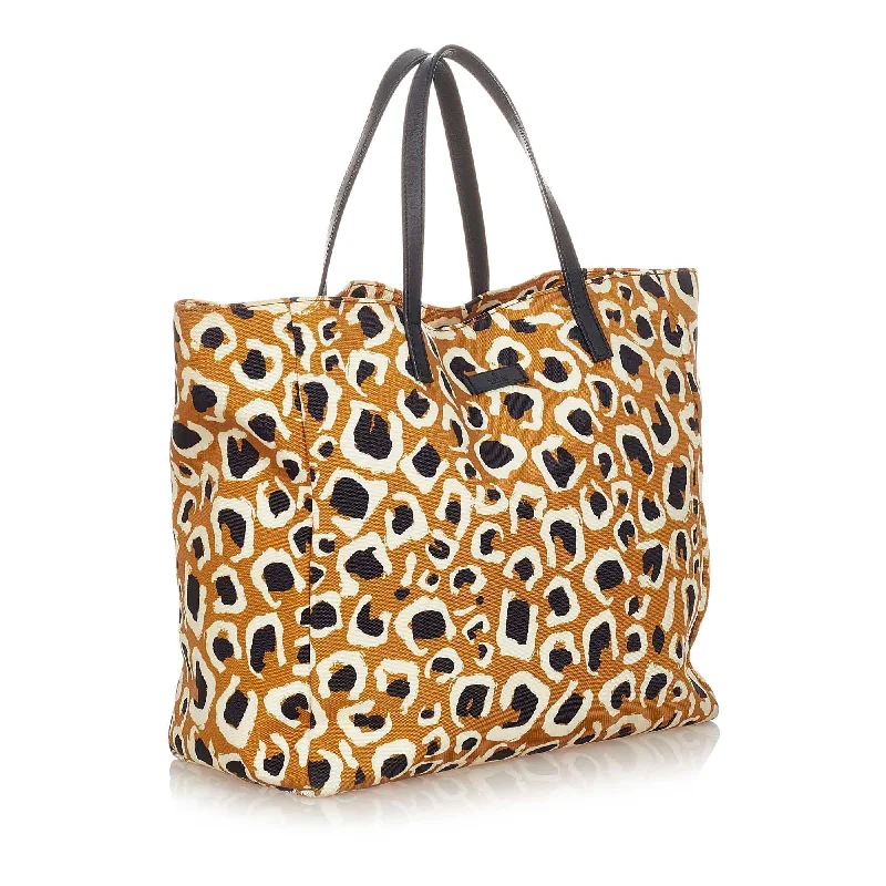 Affordable designer bag dupesGucci Leopard Printed Nylon Tote Bag (23092)