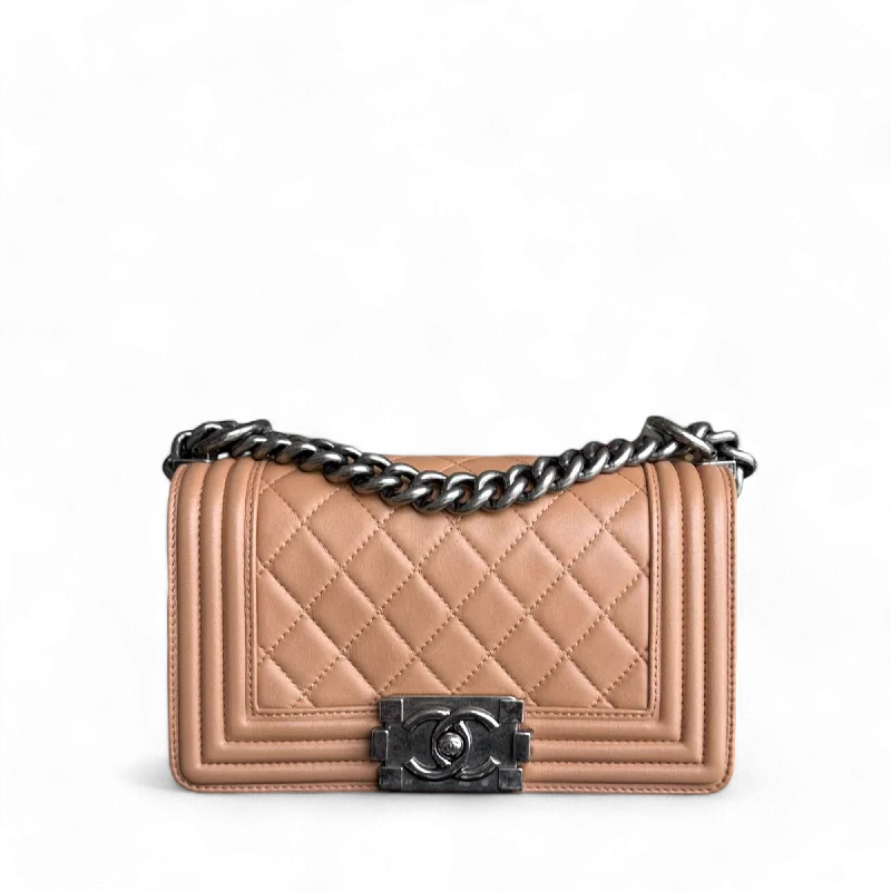 High-quality leather messenger bagsChanel Boy Small - 20CM Quilted Lambskin Blush Caramel Ruthenium Silver Hardware Series 16