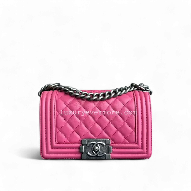 Customizable monogram bags*Calfskin* Chanel Boy Small - Quilted Calfskin Boy Pink Ruthenium Silver Hardware Series 26